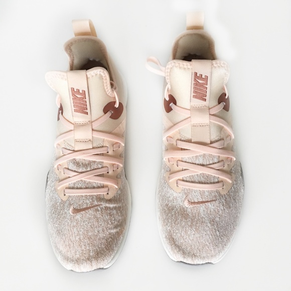 NIB Nike Foundation Elite 10 Womens - Picture 5 of 8